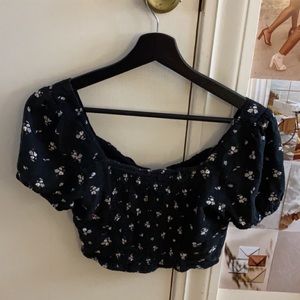 🚨PACSUN BLACK FLOWER TOP🚨